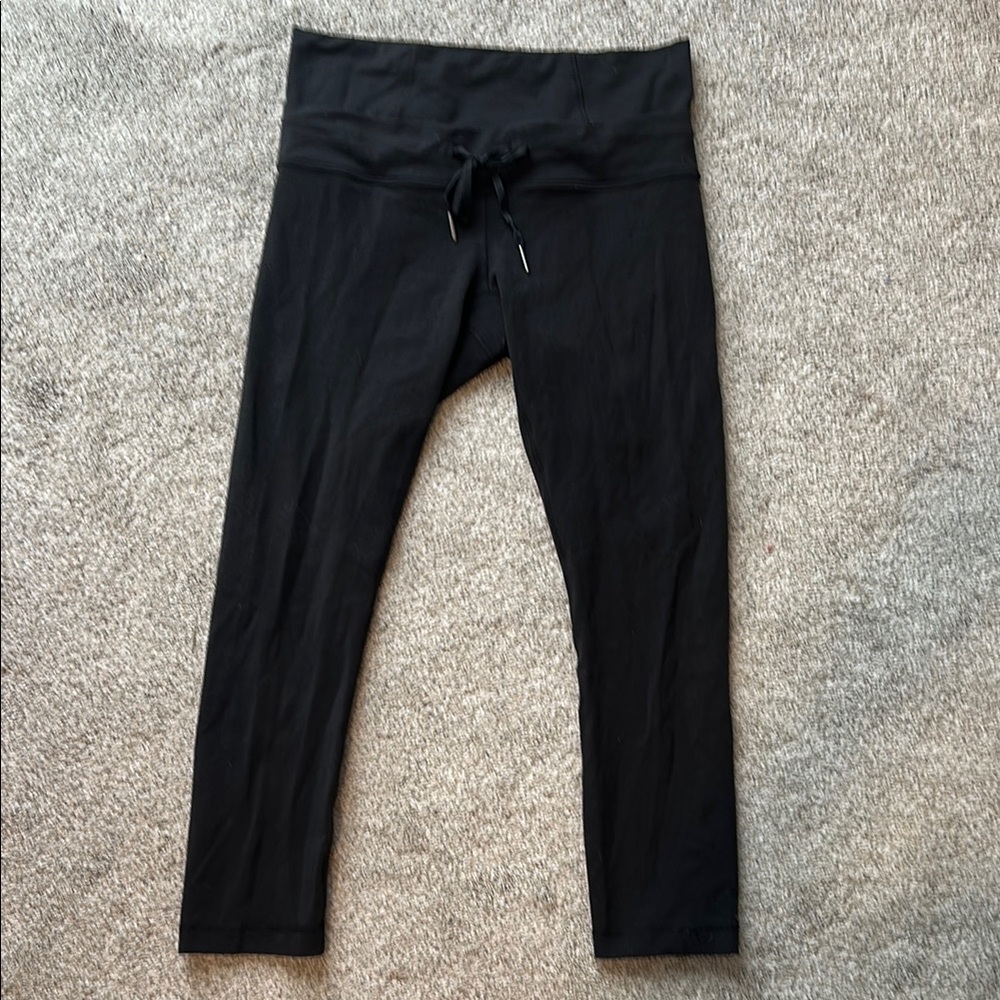 lululemon athletica Cropped Black Leggings with drawstring best fits size 6